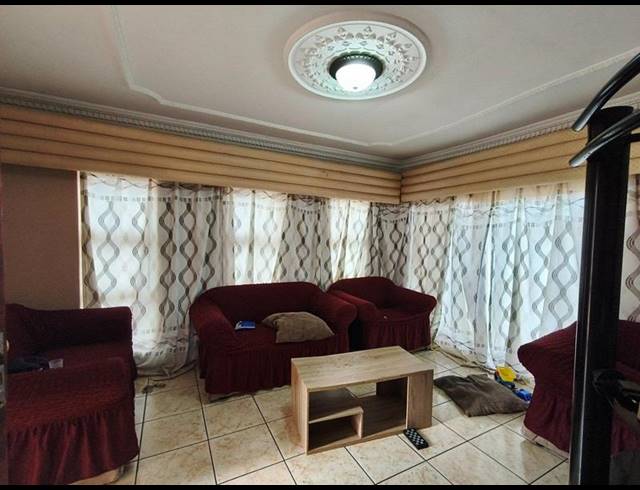 3 BEDROOM HOUSE FOR SALE IN MTHATHA CENTRAL